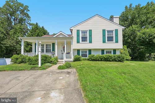 8 Yew Ct, ESSEX, MD, 21221-3287 | Card Image