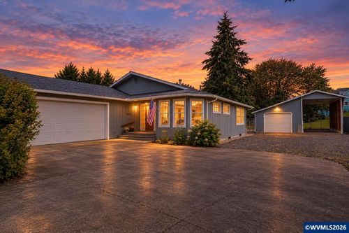 546 Sw Hayter St, Dallas, OR, 97338-1842 | Card Image