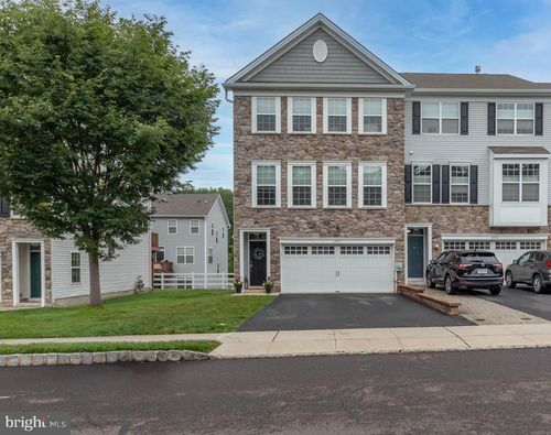29133 Hickory Ln, LANGHORNE, PA, 19047-4704 | Card Image