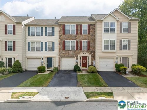 707 Waterway Ct, QUAKERTOWN, PA, 18951-5049 | Card Image