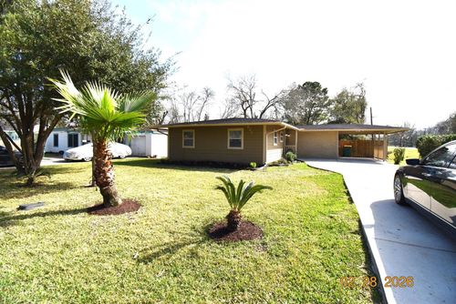 623 Honeysuckle Dr, La Marque, TX, 77568-4448 | Card Image