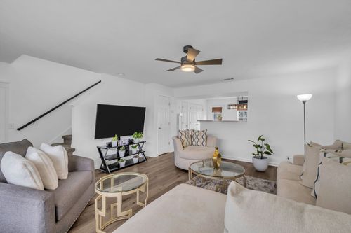 305 Doe Ridge Ct, Nashville, TN, 37214-4741 | Card Image