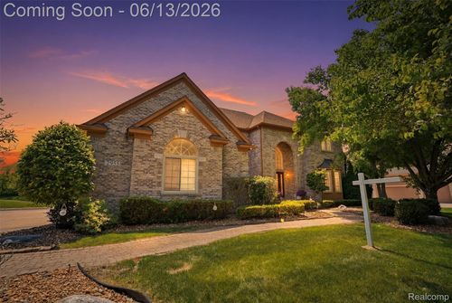 2935 Ivy Hill Dr, Commerce Township, MI, 48382-5104 | Card Image