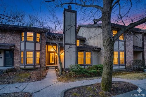 25178 Maplebrooke Dr, Southfield, MI, 48033-5282 | Card Image