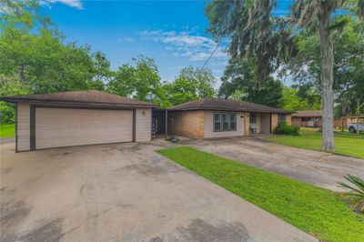 3130 County Road 510a, House other with 4 bedrooms, 2 bathrooms and null parking in Brazoria TX | Image 1