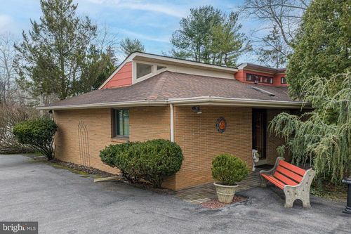436 E Macada Rd, Bethlehem, PA, 18017-2528 | Card Image