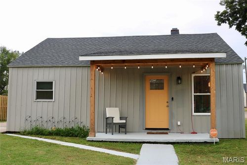 325 Daniel St, Sikeston, MO, 63801-4504 | Card Image
