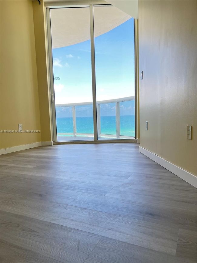 APT-707 - 16001 Collins Ave, Condo with 3 bedrooms, 3 bathrooms and null parking in Sunny Isles Beach FL | Image 22