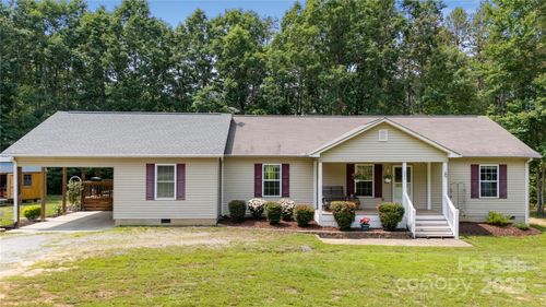 251 Vera Ln, Columbus, NC, 28722-5505 | Card Image