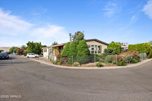 unit-36-105 W Washington Ave, Yakima, WA, 98903-1470 | Card Image