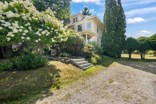 493 Main Street, Eliot, ME, 03903 | Card Image