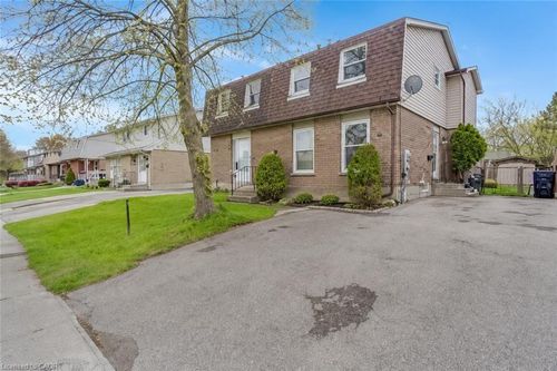 33 Meadow Woods Cres, Kitchener, ON, N2N1T3 | Card Image