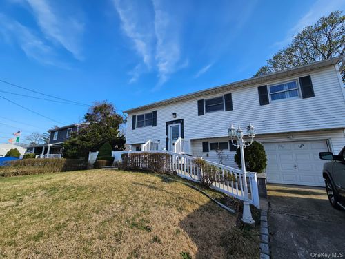 106 Fountain Ave, Selden, NY, 11784-1908 | Card Image
