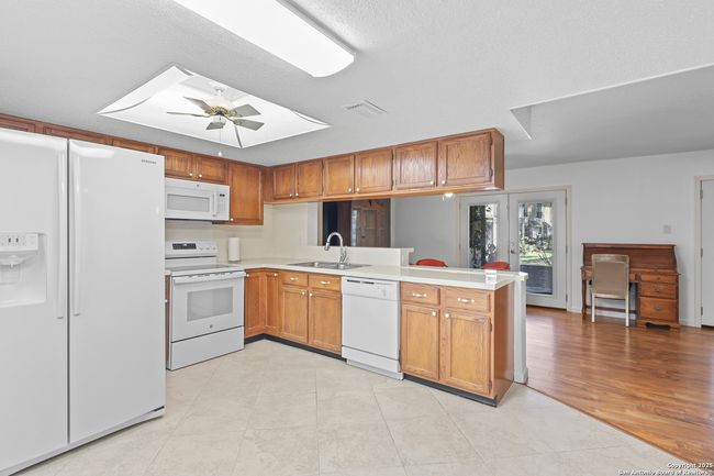 APT-1407 - 14911 Wunderlich Dr, Condo with 2 bedrooms, 2 bathrooms and null parking in Houston TX | Image 13