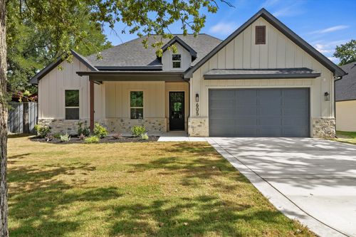 605 N Stewart St, Azle, TX, 76020-3239 | Card Image