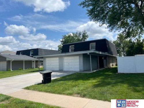 4415-4411 Colfax Cir, Lincoln, NE, 68504-1628 | Card Image
