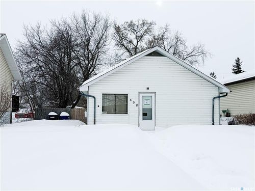 608 3rd Ave W, Meadow Lake, SK, S9X1A8 | Card Image