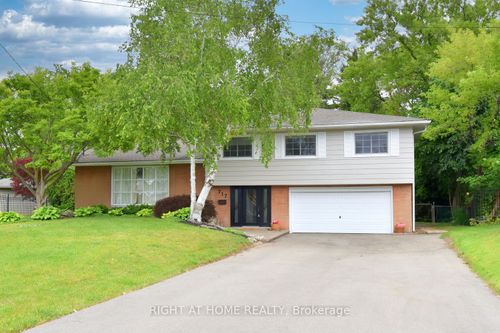 717 Courtland Pl, Burlington, ON, L7R2M7 | Card Image