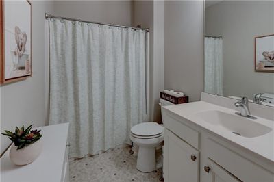 Hall bathroom with shower/tub | Image 3