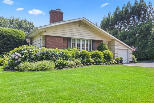 105 Midway Ave, Locust Valley, NY, 11560-2010 | Card Image