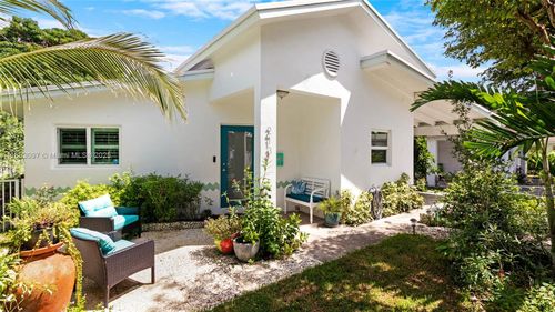 213 Florida Ave, Coral Gables, FL, 33133-4829 | Card Image