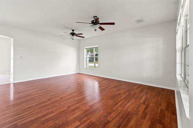 Living Room | Image 9