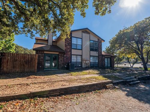 675 Harbor Dr N, Azle, TX, 76020-2681 | Card Image