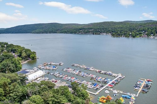 24 Gifford Rd, Hewitt, NJ, 07421-2931 | Card Image