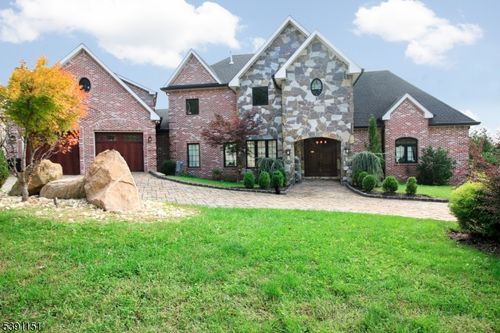 51 Columbus Ave, Totowa, NJ, 07512-1658 | Card Image