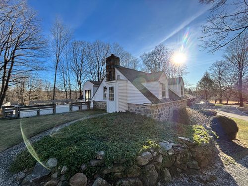 b-65B Cross Hwy, Redding, CT, 06896-2403 | Card Image