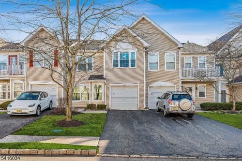 377 Hannah Way, Bridgewater, NJ, 08807-5753 | Card Image