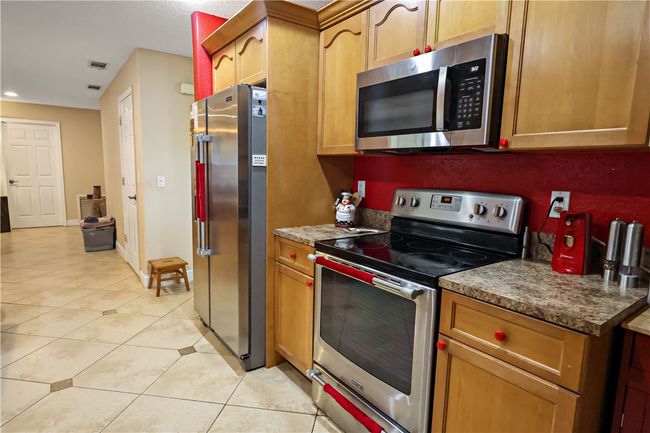 686 Joy St, House other with 3 bedrooms, 2 bathrooms and null parking in SEBASTIAN FL | Image 5