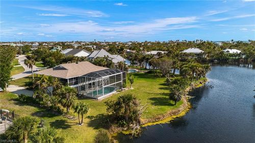 673 E Rocks Dr, SANIBEL, FL, 33957-5317 | Card Image