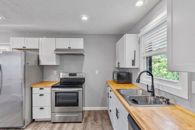 340 W Turner St, House other with 3 bedrooms, 3 bathrooms and null parking in Bloomfield IN | Image 4