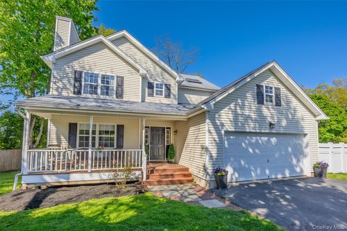 1-270 Nassau Rd, Huntington, NY, 11743-4327 | Card Image