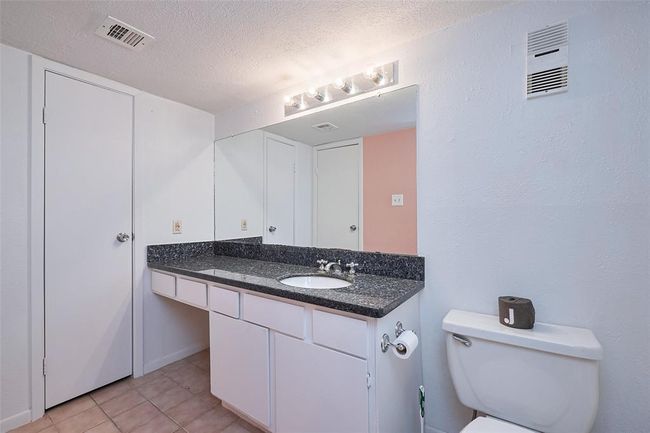 APT-117 - 4001 Nasa Pkwy, Townhouse with 1 bedrooms, 1 bathrooms and null parking in El Lago TX | Image 20