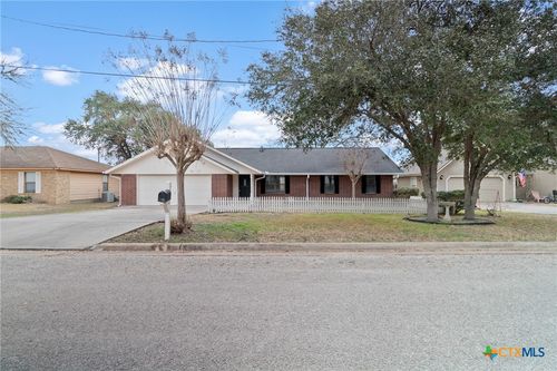 303 Turner St, Yoakum, TX, 77995-3747 | Card Image