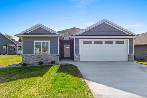 1925 Creekwood Ct, Manitowoc, WI, 54220-5679 | Card Image