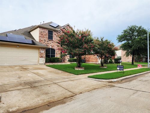 1024 Fair Oaks Dr, Grand Prairie, TX, 75052-2718 | Card Image
