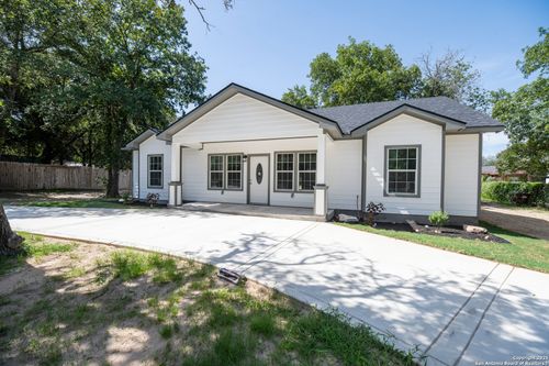 3811 Waterwood Pass Dr, Elmendorf, TX, 78112-6021 | Card Image