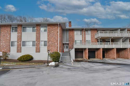 28-28 Mill Hill Rd, Southport, CT, 06890-1253 | Card Image