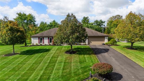 1582 Roamont Drive, Washington Twp, OH, 45459 | Card Image