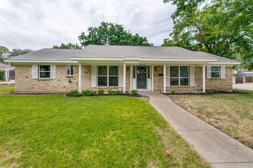 7449 Monterrey Dr, Fort Worth, TX, 76112-5408 | Card Image