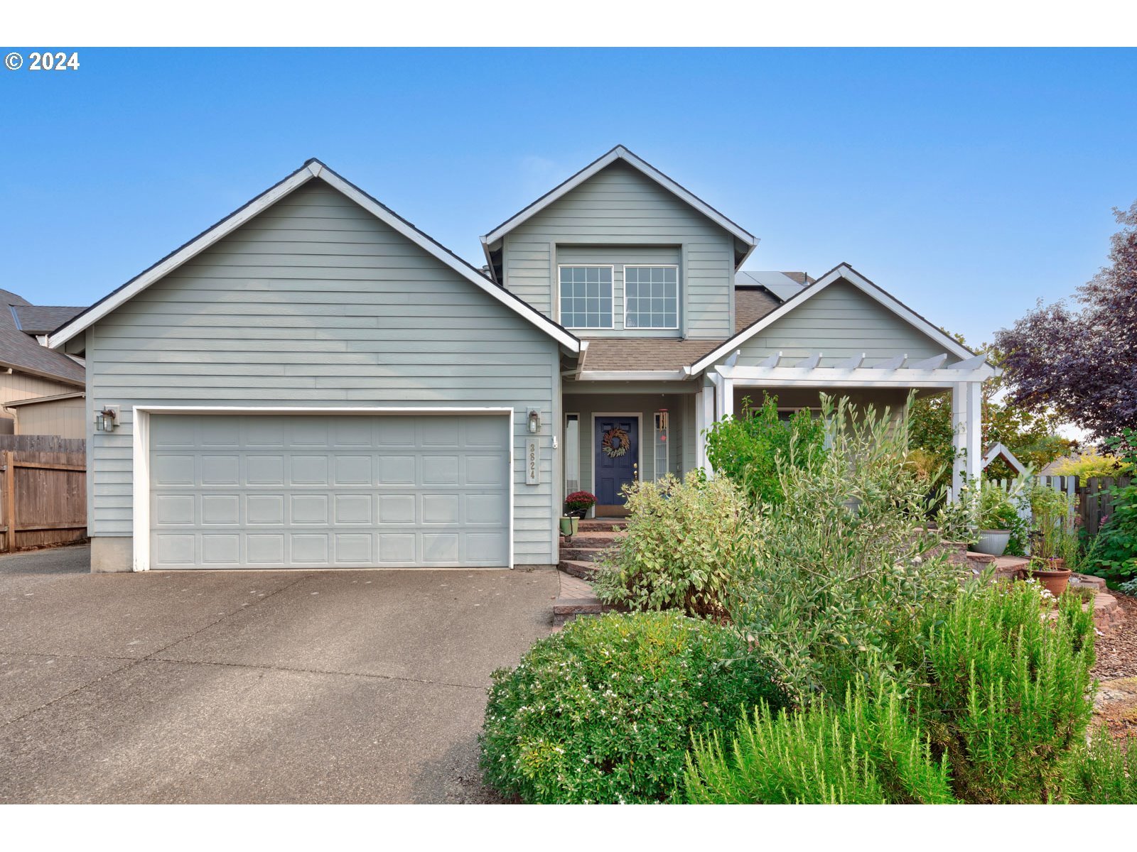 Jones St, Newberg, OR 97132