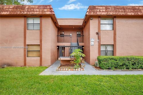 apt-12-6580 W 27th Ct, Hialeah, FL, 33016-2868 | Card Image