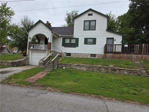 2549 Drury Ave, Kansas City, MO, 64127-4828 | Card Image