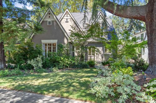 1133 Vallejo Way, Sacramento, CA, 95818-2920 | Card Image