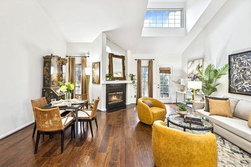 237 Glenstone Cir, Brentwood, TN, 37027-3916 | Card Image