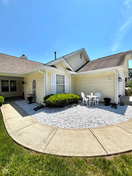 7335 Brackenwood Cir S, Indianapolis, IN, 46260-5438 | Card Image