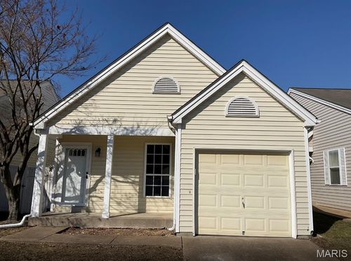 2659 Liberty Gardens Dr, Florissant, MO, 63031-1937 | Card Image